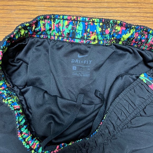 Nike Running Shorts - Picture 3 of 5